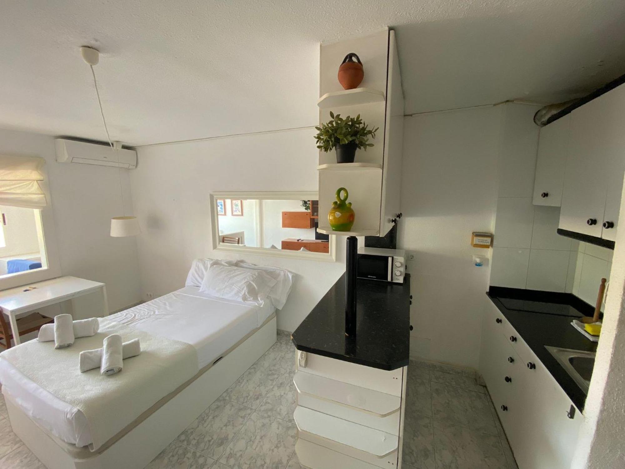 The Moon Studio By Hello Homes シッチェス エクステリア 写真
